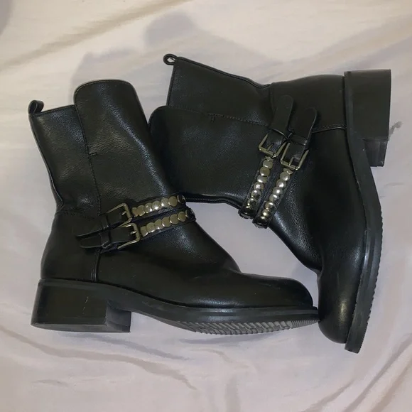 Lather shoes - Picture 3 of 3